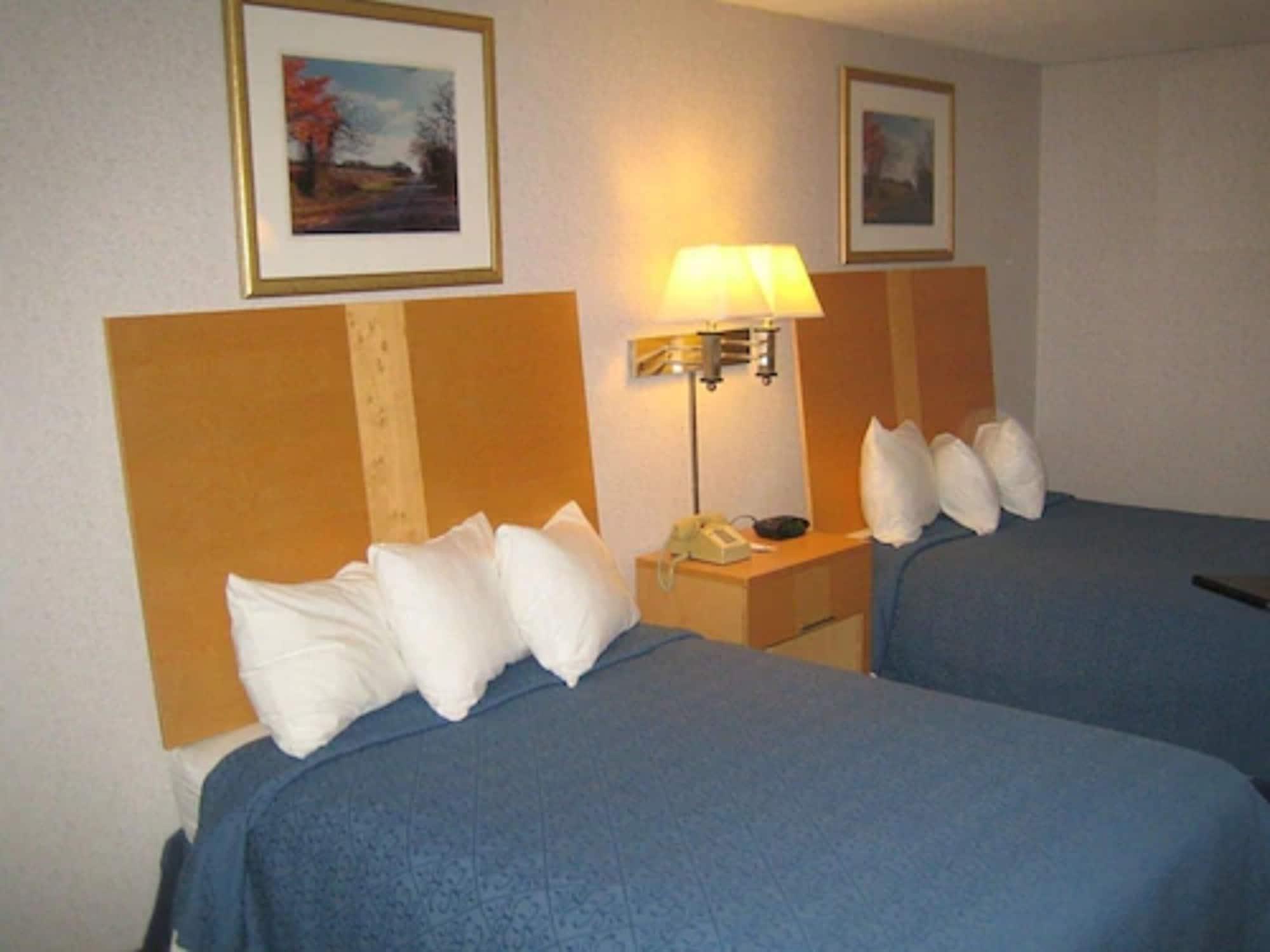 Ambassador Inn And Suites South Yarmouth Exterior photo